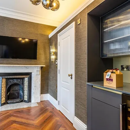 34 Coney Street - The Milliners * 约克